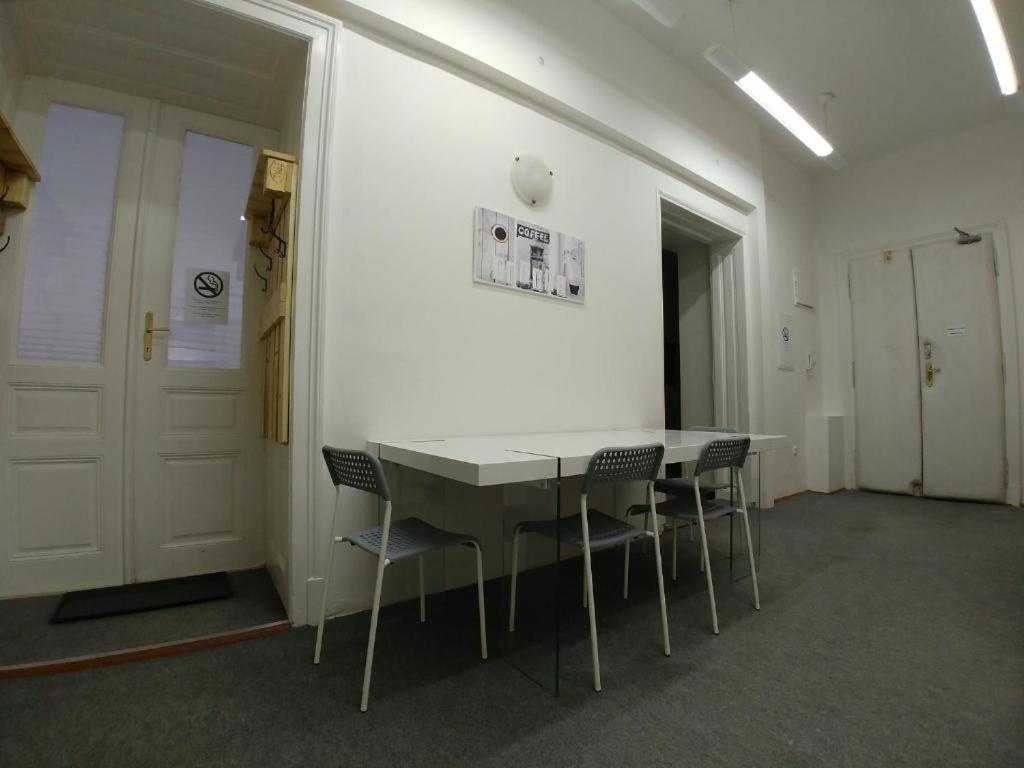 Apatrhostel Brno Брно Экстерьер фото